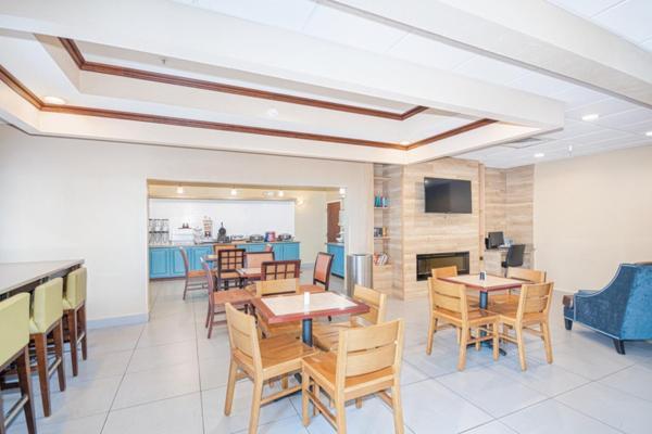 Country Inn & Suites By Radisson, Midway - Tallahassee West 外观 照片